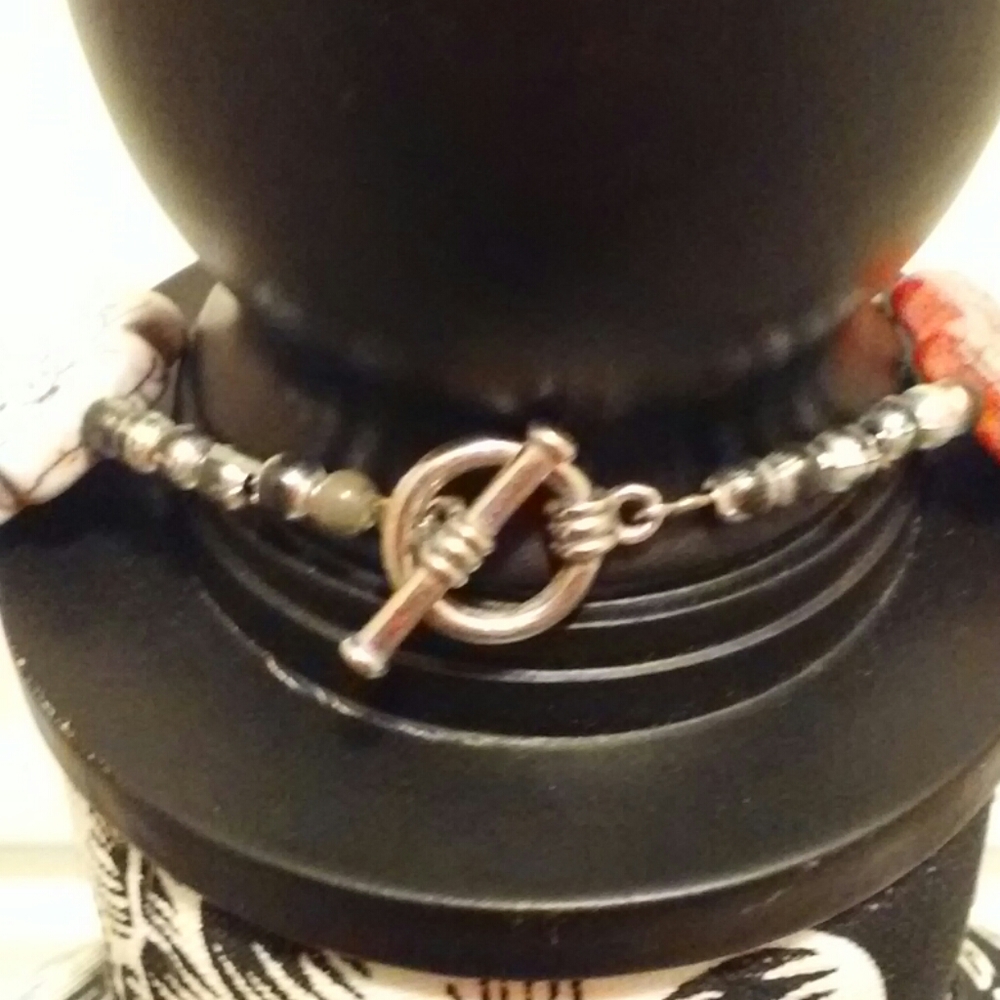 Multi colored cross stone necklace/choker - Picture 3 of 4